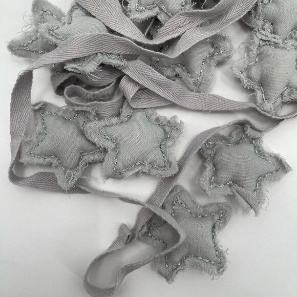 LAND OF NOD Star Garland Fabric Raw Hem Silver Gray Holiday Christmas New Years - Picture 8 of 11